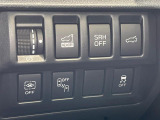 【パワーバックドア】スマートキーや運転席のボタンを押すだけでリアゲートが自動で開閉します!荷物を持っている時や、高い位置にあるバックドアを閉める際に便利な機能です♪
