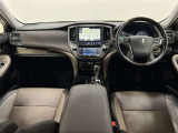 使用感の少ないキレイな車内!予防安全装備もついています!