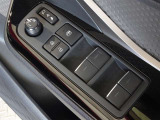 電動格納式ドアミラー・パワーウインドウを装備しています。
