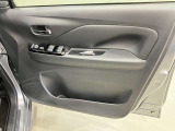 【運転席ドア】収納ポケットが付いているので運転席周りもスッキリ保てます★