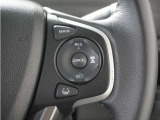 ◆アダプティブクルーズコントロール◆予め設定した車速内でクルマが自動的に加減速。前走車との適切な車間距離を維持しながら追従走行します。【LKAS】車線維持支援システムでステアリング操作を支援。