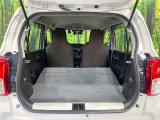 普段のお買い物や通勤、送迎等に十分な荷室スペースを確保しております。セカンドシートを倒すと、大きな荷物の積載も可能です♪