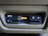 デザインスッキリのビルトイン『ETC』!高速道路の特典はもちろん、キャッシュレスなので料金所では徐行するだけで通過可能です!
