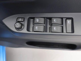 パワーウィンドゥ 運転席ドアスイッチ照明付です。電動格納ミラーも手元でワンモーションで可能です。