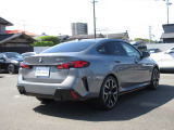 BMW・MINI認定中古車には2年間の無料保証を付帯。ご購入後も安心して、BMWならではの走りをお楽しみいただけます。