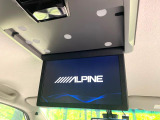 【フリップダウンモニター】家族や友人とお出かけする機会が多い方に大人気のフリップダウンモニター!大画面モニターで車内はエンタメ空間!退屈しがちな長距離ドライブも楽しい時間に変わります!