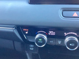 左右独立式のエアコンですので運転席、助手席で個別の温度調整が可能です。