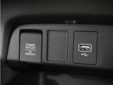 12V電源ソケット、USB接続端子!使いやすい場所に!装備が充実しています♪