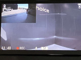 前方の映像だけでなく、車内から後方の映像もばっちり記録します