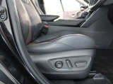 パワーシート搭載。微妙な調整が手軽にでき、ピッタリなポジションで運転することが可能です。