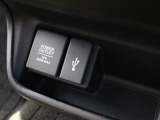 シガーソケットが付いているので、車から電源を取ることが出来ます!