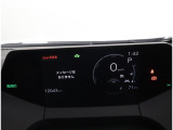 とっても見やすいメーターです。夜間時はラグジュアリーな気分にさせてくれる照明が魅力ですので、夜のドライブも楽しみになりますよ♪