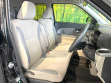 運転席シート廻りは使用感も少なく、良好な状態となっています。前オーナー様が丁寧に使っていたことがよくわかりますね。