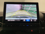 バックモニター付きで、車庫入れやバック時の後方確認をサポート。