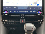 オートエアコンは温度を設定するだけで、自動で風量などを設定してくれます。運転しながら操作も必要ないので、安全性も向上します。