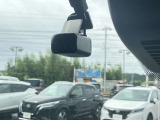 日産純正ドライブレコーダはオールインワンタイプ、フルハイビジョン録画対応で高精細な映像を記録できます。記録した映像は、ナビゲーションでその場で確認できます。