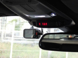走行中、車両前方で発生したアクシデントなどを、このドライブレコーダーが記録します。万が一の時の証拠資料として有効だから安心です。