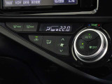 車内を快適に、オートエアコンを装備しています。