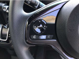 【ステリモ】ステアリングリモコンスイッチにてオーディオ操作可能となっております。運転にも集中できます。