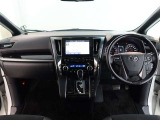 見通しのよいすっきりとした視界で、誰でも運転しやすいです。運転のしやすさは疲れにくさにも繋がりますよ♪