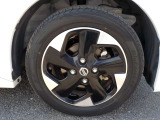 純正14インチアルミホイールに、155/65R14タイヤを装着しております。