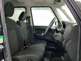 【運転席】シート周りは使用感も少なく、良好な状態となります。丁寧につかわれていたことがよくわかります。