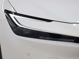 LEDヘッドライトには「オートマチックハイビームシステム」を搭載。夜間走行時にハイビームで走行可能と判断した場合、ロービームとハイビームを自動的に切り替え、前方視界確保をアシストします。