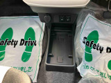 中古車をお選びいただく際に気になる走行距離や修復歴などに加えてキズ・凹みの有無・状態や消耗品の交換、今までの整備状況が &ldquo;ダイハツ認定中古車カルテ&rdquo;でわかります。