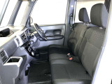 愛車の室内を抗菌・抗ウイルス・防臭パック【チタニア:車内にコーティングし抗菌、抗ウイルス効果を発揮しながら悪臭を付きにくく残りにくくします。】も取り扱いしています。
