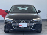Audiの象徴であるシングルフレームグリルをよりワイドで低くシャープなデザインとすることでワイド&ローのフォルムを協調しています。