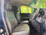 運転席シート廻りは使用感も少なく、良好な状態となっています。丁寧に使われていたことがよくわかりますね。