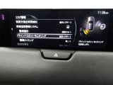 リアバンパーの内側に設置したセンサーで側方・後方からの車両接近を感知し、ドアミラーの鏡面に備えたインジケーターの点滅でドライバーに通知♪ドライバーの安全確認をサポート致します。