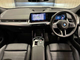 ☆センターパネルを運転席側に僅かに傾けたBMW独特のインパネ☆【駆け抜ける歓び】はここからもスタートしております☆
