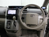 運転席廻りです。