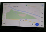 大画面10.5インチ。センター通信型コネクティッドナビの対応に加え、通信が途切れて万一保持する地図情報の外に出てしまった場合でも、続けてナビ機能が利用できる車載ナビ機能も搭載しています。