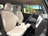 運転席シート廻りは使用感も少なく、良好な状態となっています。丁寧に使われていたことがよくわかりますね。
