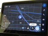 メーカー装着のディスプレイオーディオを装備しております。