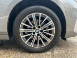サービスにはドイツ本国と同様に教育と訓練を受け、BMWを知り尽くした「マイスター」が数多く在籍しております。360度による納車前点検整備で、お客様に安心と安全をお届けいたします。