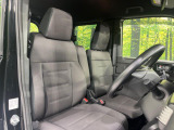 運転席シート廻りは使用感も少なく、良好な状態となっています。前オーナー様が丁寧に使っていたことがよくわかりますね。