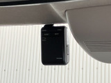 純正ドライブレコーダーを装着しています♪高画質、高機能で、毎日の運転に安心をプラスします!しっかり、録画できるマストアイテムです♪