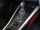 電動パーキングブレーキ・ブレーキホールドを装備してます。ホールド機能は信号待ちが多い一般道で疲労軽減になり、大好評です!
