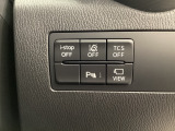 各種機能の切替スイッチは運転席パネル下に集約されています。任意で切り替え可能なため状況に合わせてお使いください。