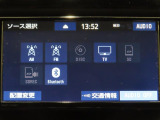 オーディオはAM/FMラジオ・フルセグTV・Bluetooth機能付き。CD/DVDの再生も可能です。
