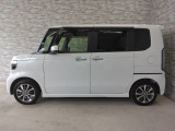 オプションになりますが、ボディーコーティングもご用意しております。新車の輝きに近づき、洗車などのお手入れも楽になりますよ。