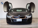 BMW代表的な特徴のキドニーグリル。BMWのすべてのモデルに採用され、BMWらしさを強調しております。