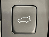 【パワーバックドア】スマートキーや運転席のボタンを押すだけでリアゲートが自動で開閉します!荷物を持っている時や、高い位置にあるバックドアを閉める際に便利な機能です♪