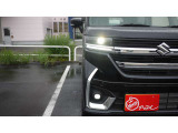 暗闇でも前方をくっきりと照らしてくれるライトです。夜の運転でも安心ですね。