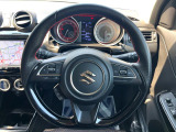 【純正革巻きステアリング】上質な革を使用することで、手にしっかり馴染みとても運転しやすいハンドルです♪