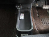 社外クラッチオ製シートヒーター(運転席・助手席)。リモコンで簡単操作!