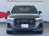Audiの象徴であるシングルフレームグリルをよりワイドで低くシャープなデザインとすることでワイド&ローのフォルムを協調しています。